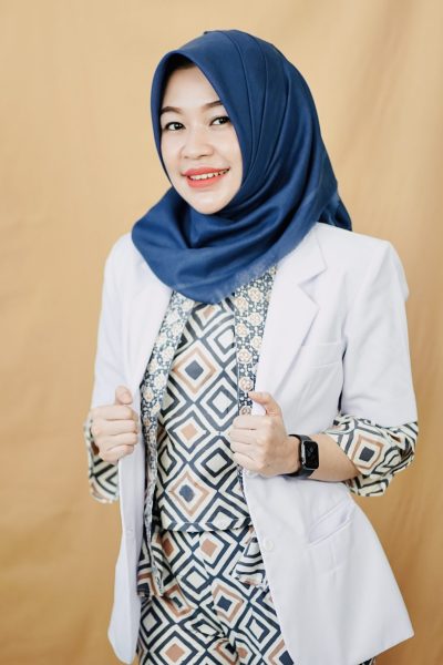 dr. Minna Hasniah